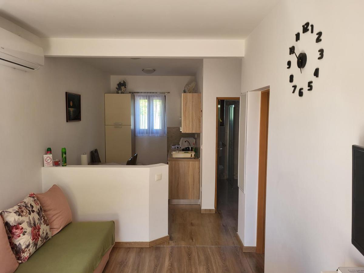 Apartment Luna Malinska Exterior foto